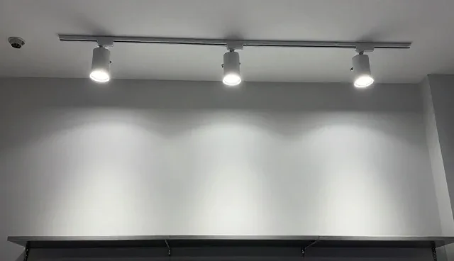 土建施工规范与传统做法的对比分析